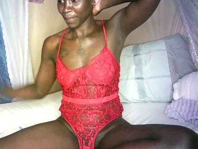 Model: Lynnne