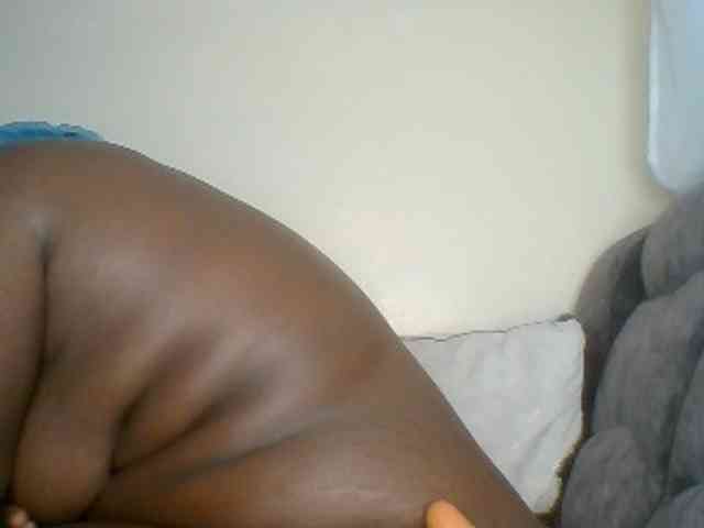 Curvygurl webcam