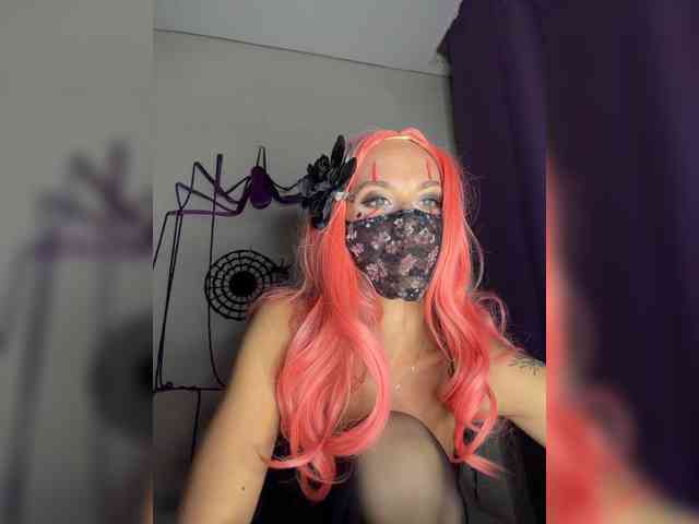 Luybimenya's cam show statistics and live stream