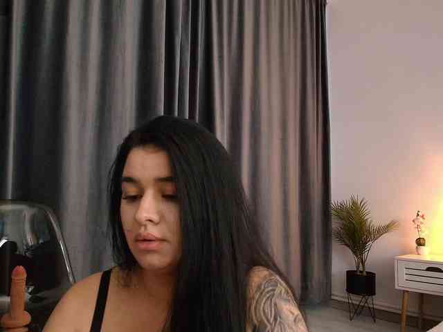 Ava-Monroee webcam