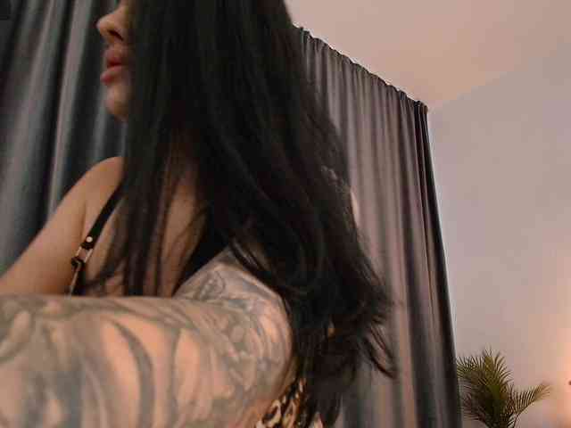 Ava-Monroee webcam