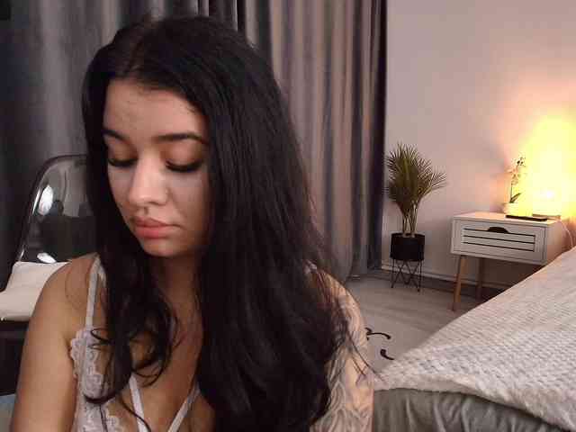 Ava-Monroee webcam