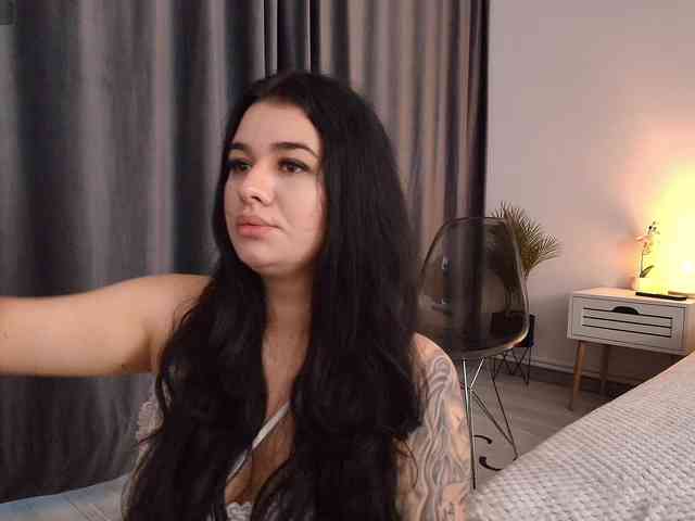 Ava-Monroee webcam