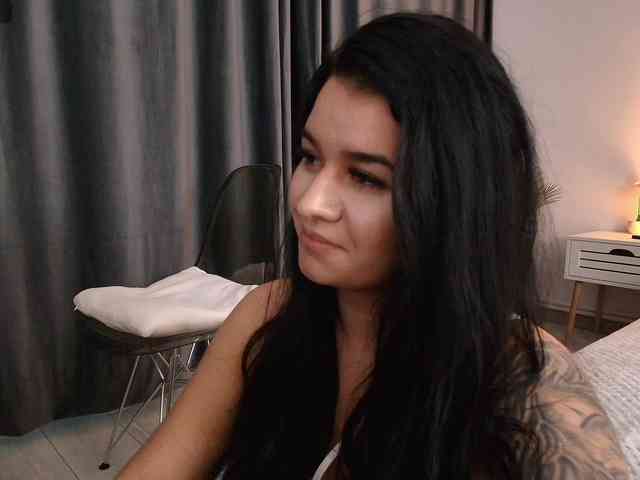 Ava-Monroee webcam