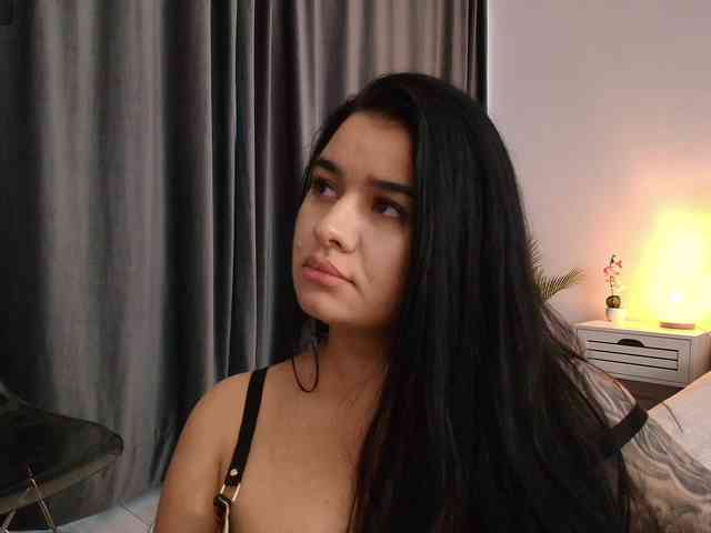 Ava-Monroee