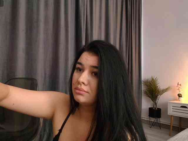 Ava-Monroee