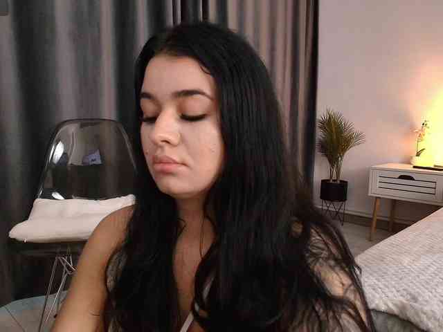 Ava-Monroee