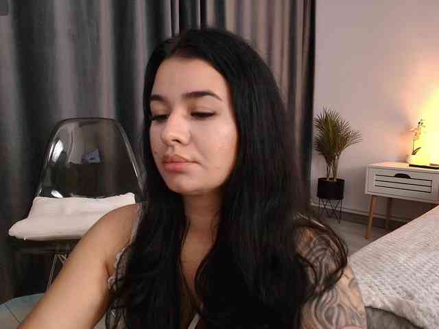 Ava-Monroee webcam