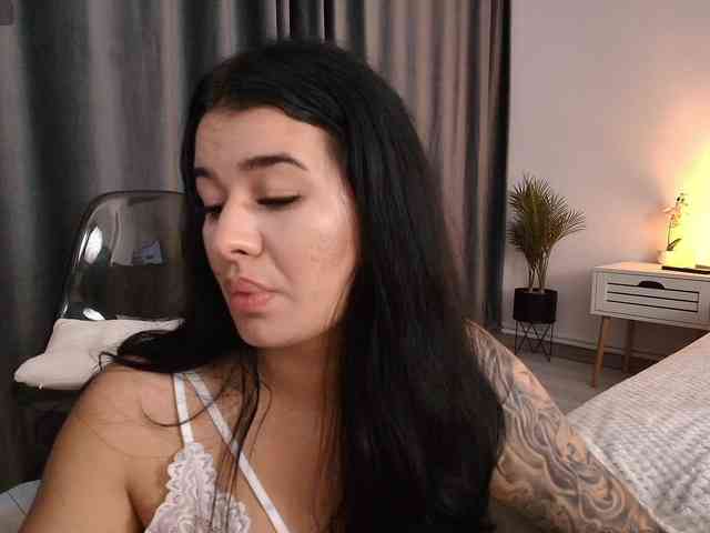 Ava-Monroee webcam