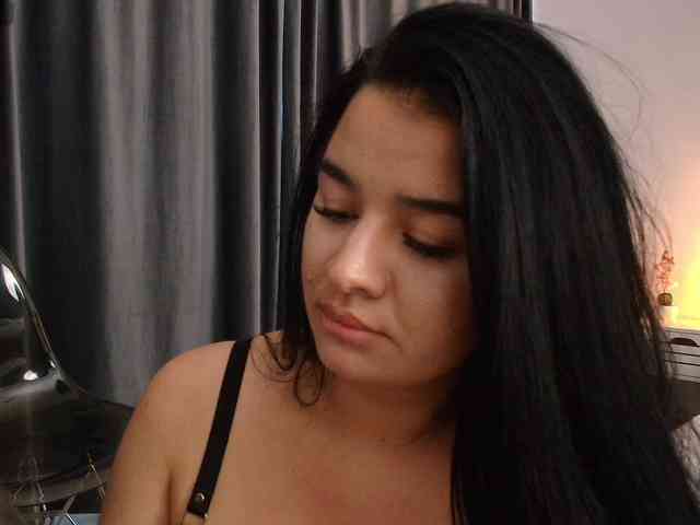 Ava-Monroee webcam
