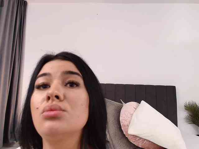 Ava-Monroee webcam