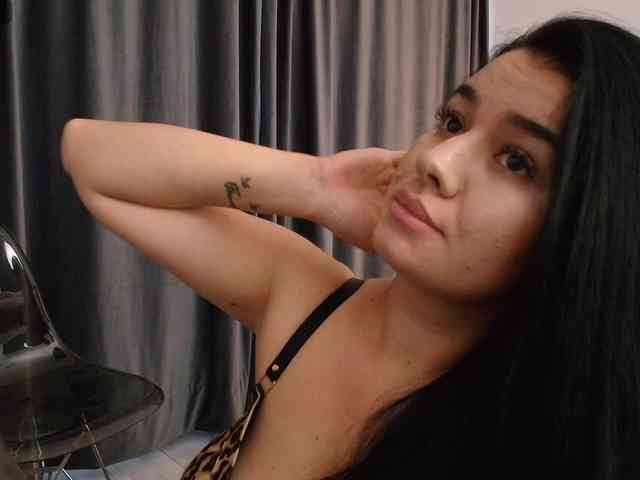 Ava-Monroee webcam
