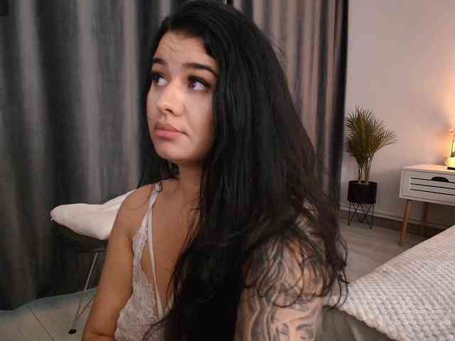 Ava-Monroee webcam