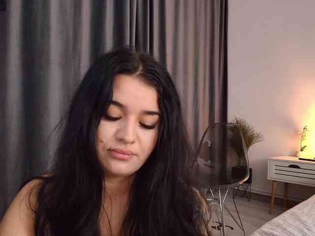 Ava-Monroee webcam