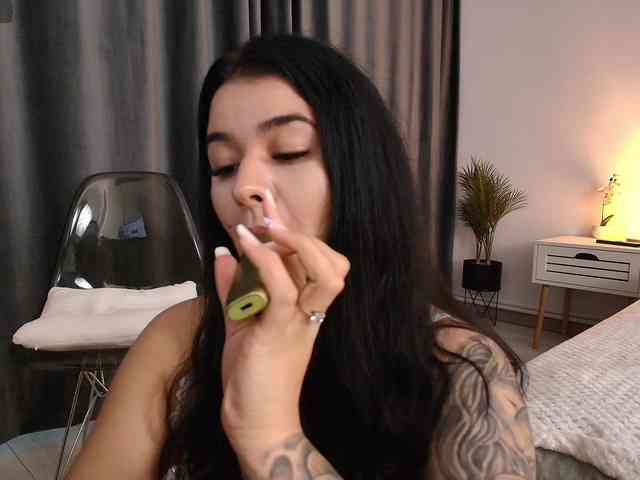 Ava-Monroee webcam