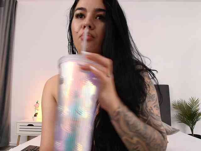 Ava-Monroee webcam