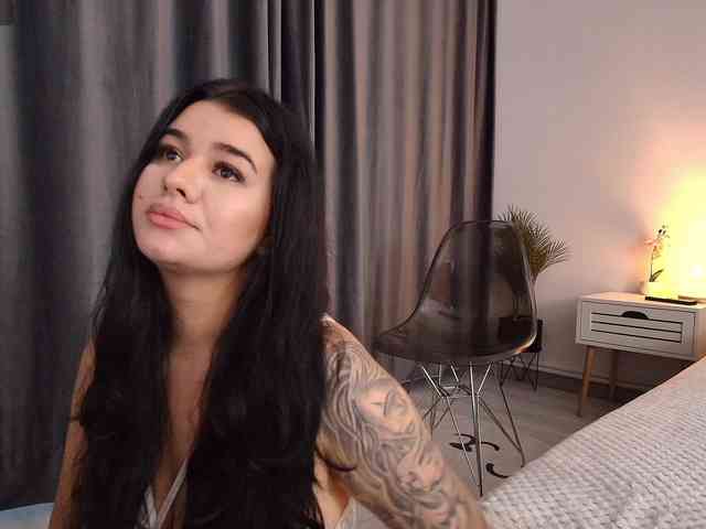 Ava-Monroee webcam