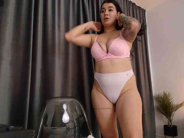 Ava-Monroee