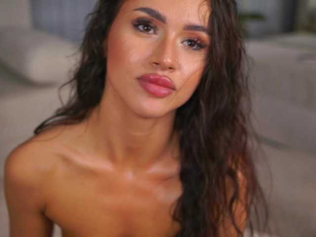 IsadoraReyes live cam on BongaCams