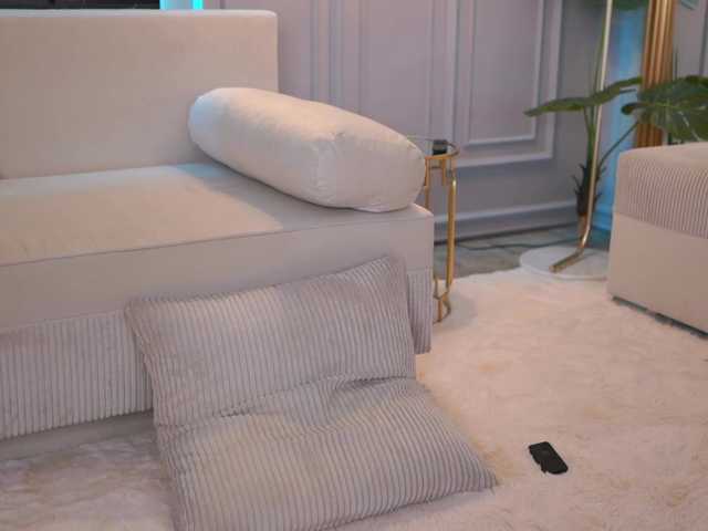IsadoraReyes live cam on BongaCams