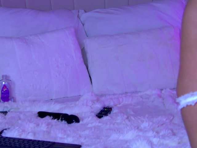 IsadoraReyes live cam on BongaCams