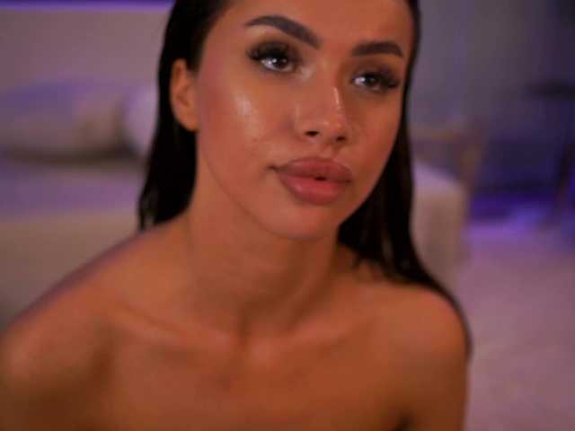 IsadoraReyes live cam on BongaCams
