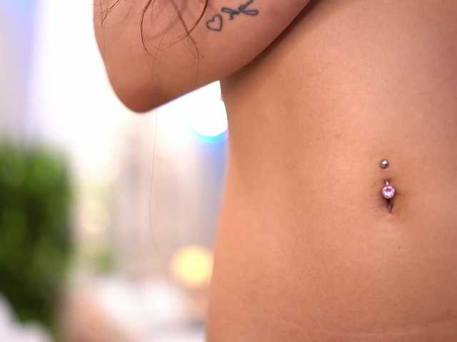 IsadoraReyes live cam on BongaCams