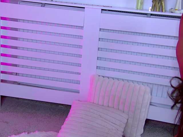 AvaDias live cam preview