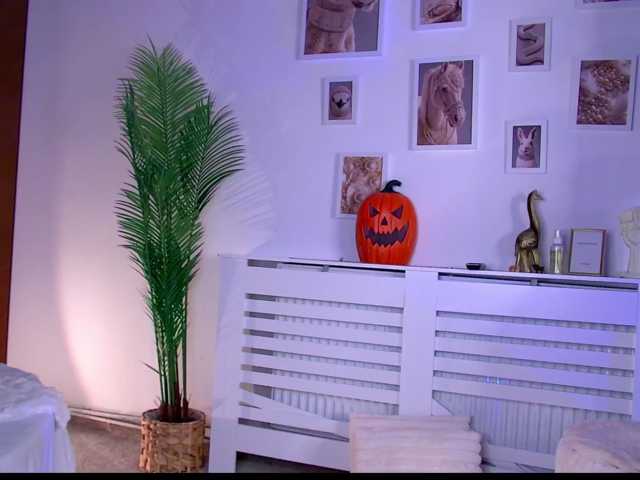 AvaDias live cam