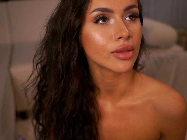 IsadoraReyes live cam on BongaCams