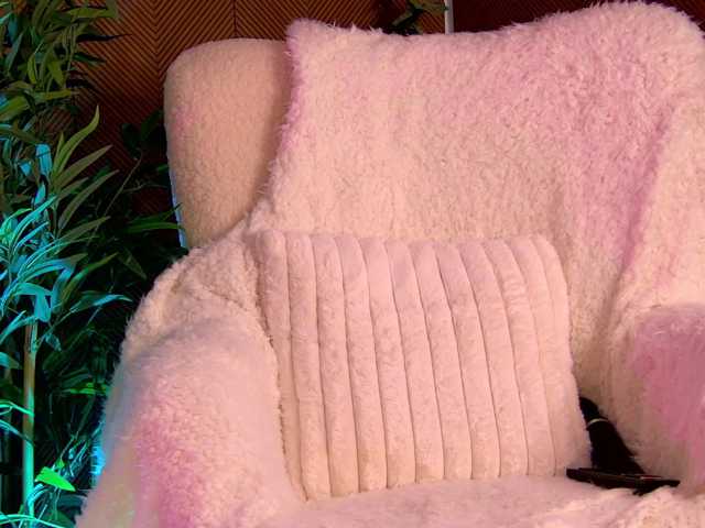 IsadoraReyes live cam on BongaCams