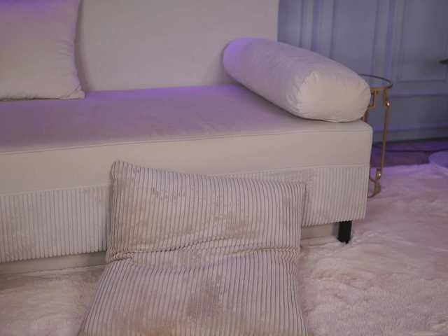 IsadoraReyes live cam on BongaCams