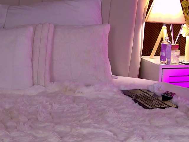 IsadoraReyes live cam on BongaCams