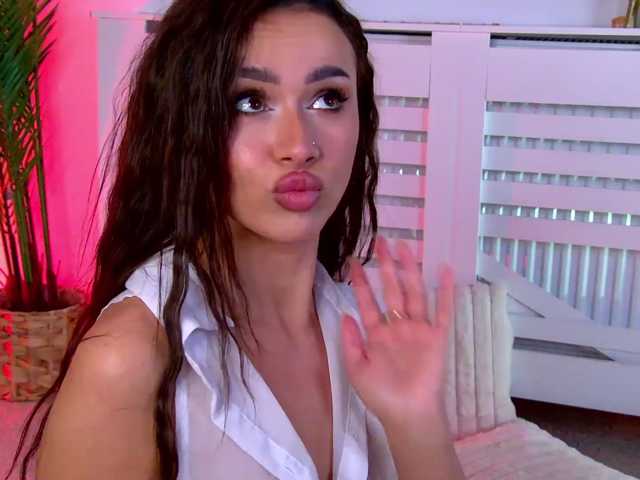 IsadoraReyes live cam on BongaCams