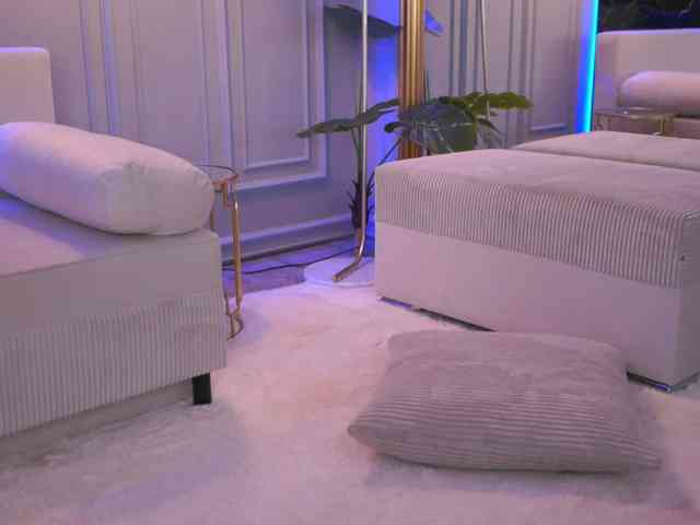 IsadoraReyes webcam