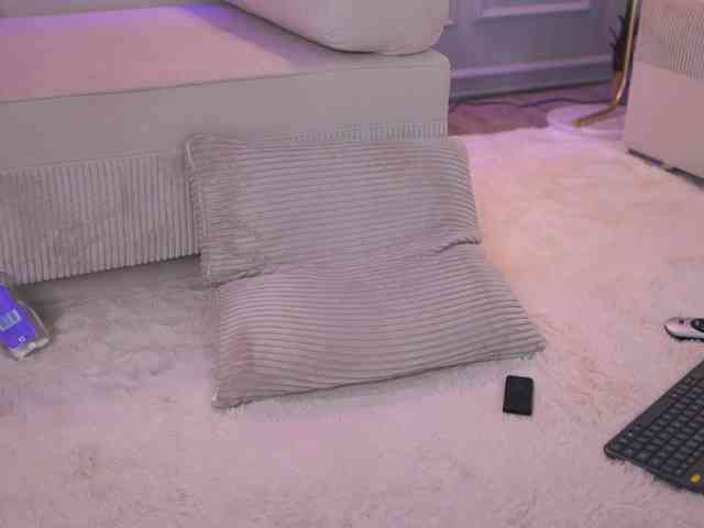 IsadoraReyes webcam