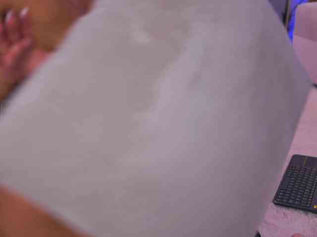 IsadoraReyes webcam