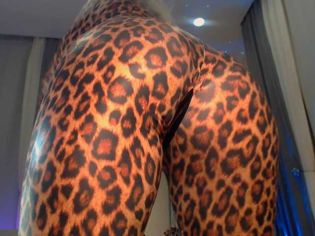 Tremendous_blondie