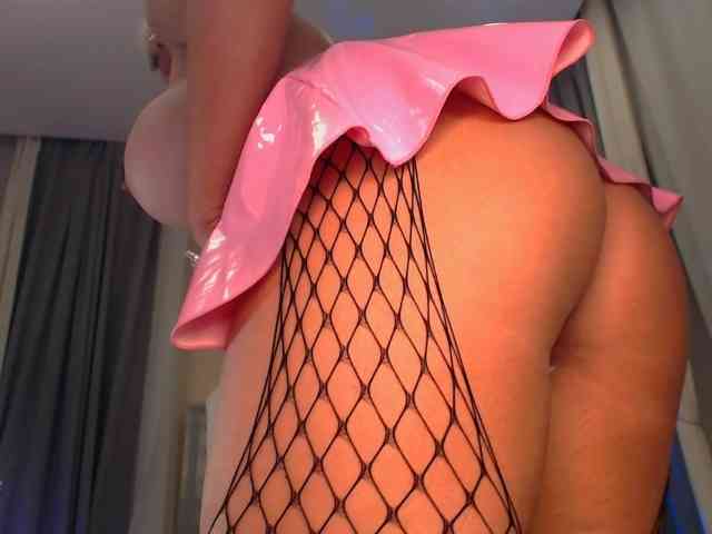 Tremendous_blondie