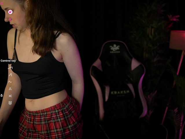Angeles08 live cam on BongaCams