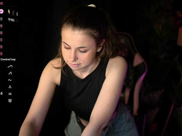 Angeles08 live cam on BongaCams
