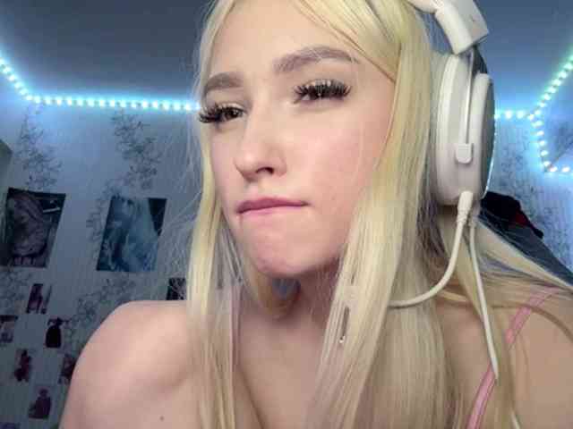 NikaMii webcam