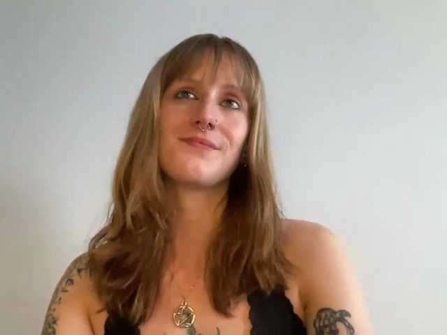 LaraWetDream live webcam show