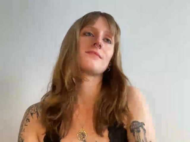 LaraWetDream live webcam show