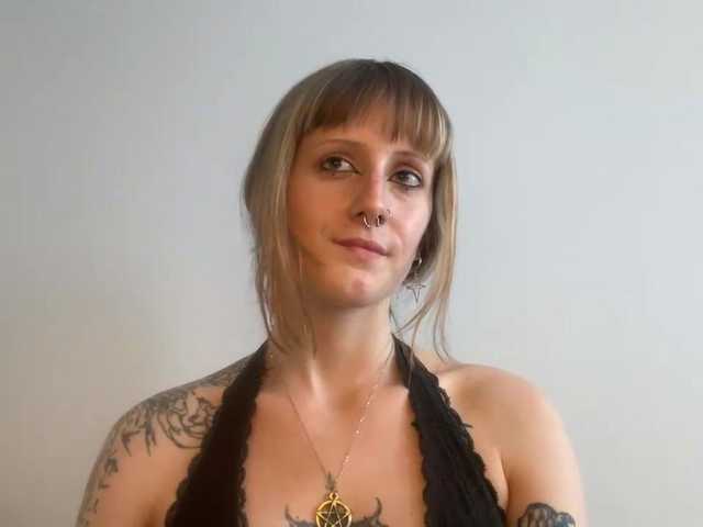 LaraWetDream live cam on BongaCams