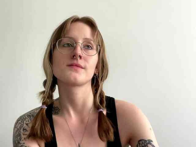 LaraWetDream webcam