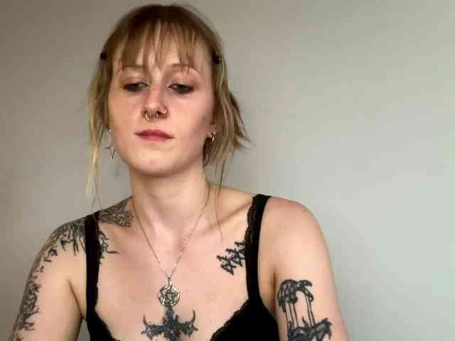 LaraWetDream webcam
