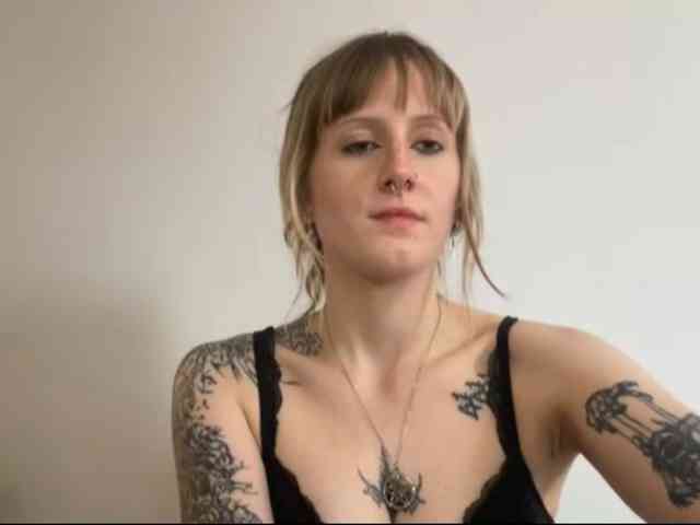 LaraWetDream webcam