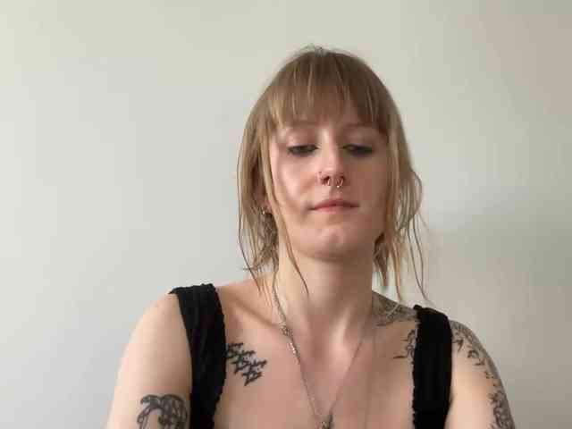 Model: LaraWetDream