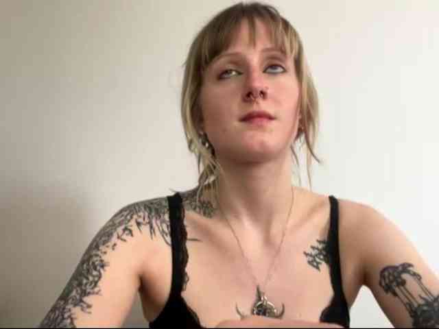 LaraWetDream webcam